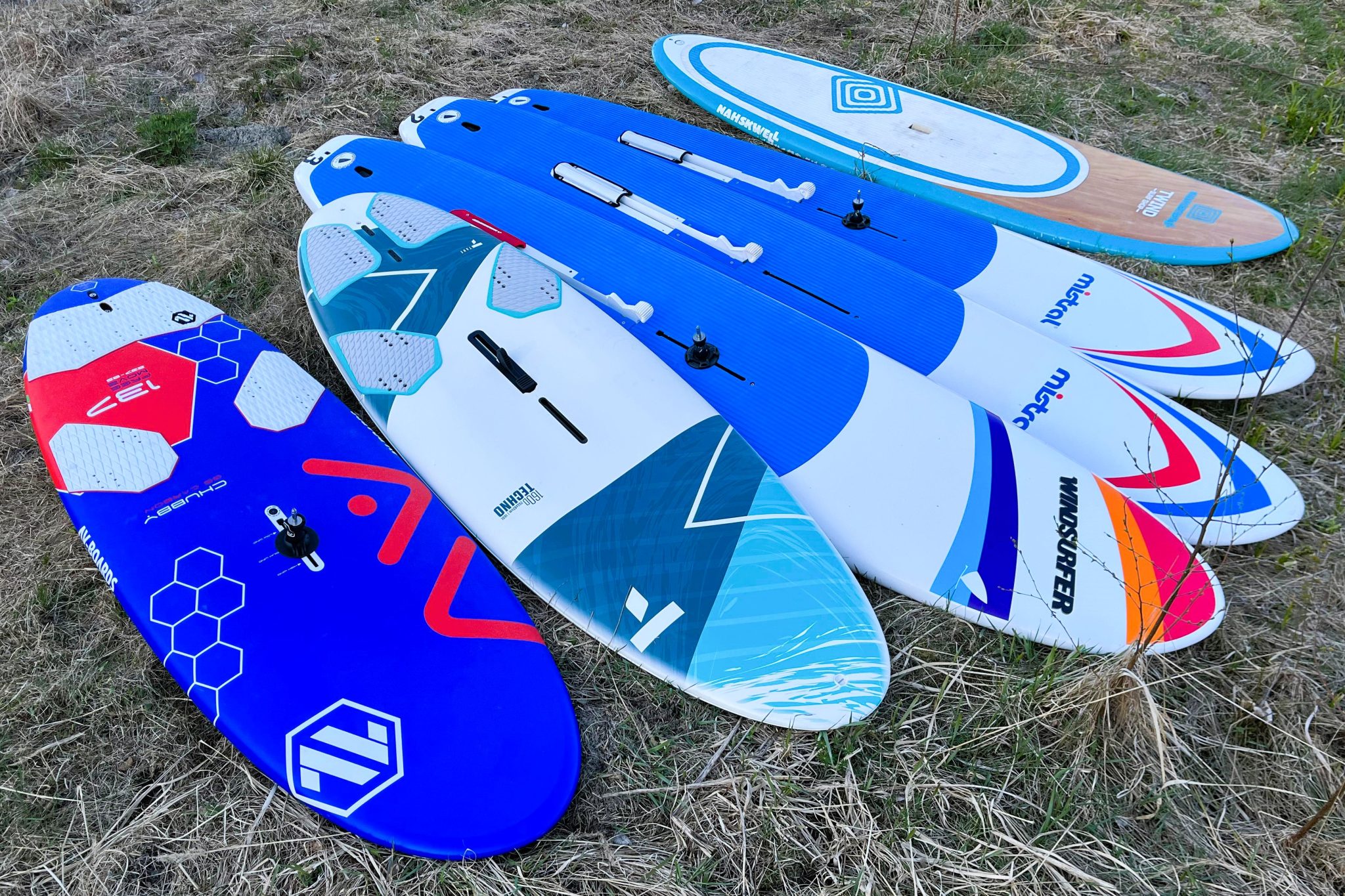 Seuran purjelaudat välinekontissa